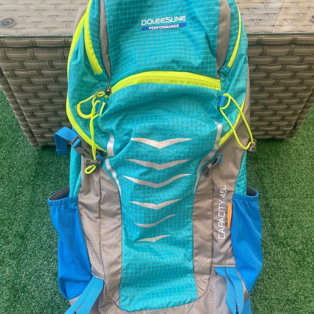 Doleesune performance ultralight backpack